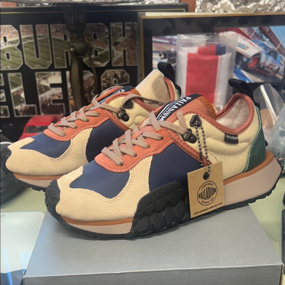 Palladium Men's Navy and Tan Sneakers
